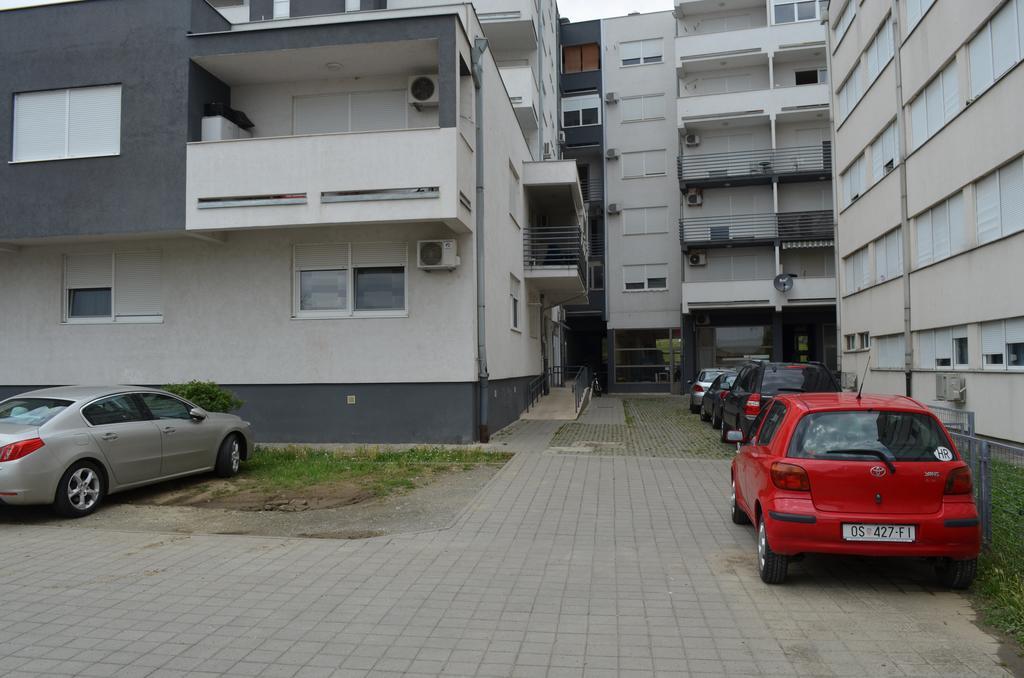 Apartment Viktor,Parking โอซีเยก ห้อง รูปภาพ