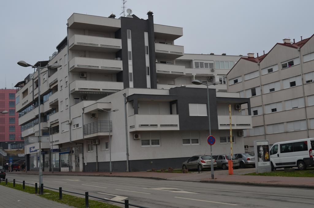 Apartment Viktor,Parking โอซีเยก ห้อง รูปภาพ