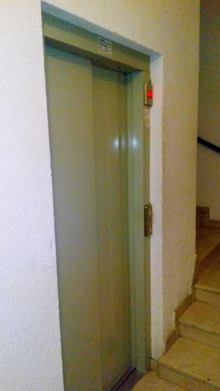 Apartment Viktor,Parking โอซีเยก ภายนอก รูปภาพ